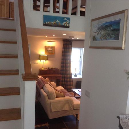 Tidal Cottage On The Shore Isle Of Skye Breakish Exterior photo