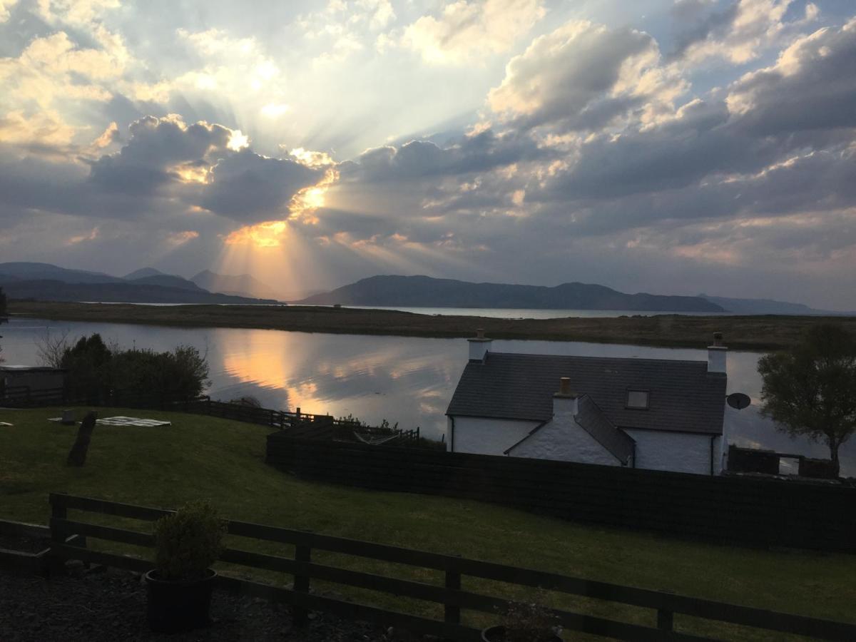 Tidal Cottage On The Shore Isle Of Skye Breakish Exterior photo